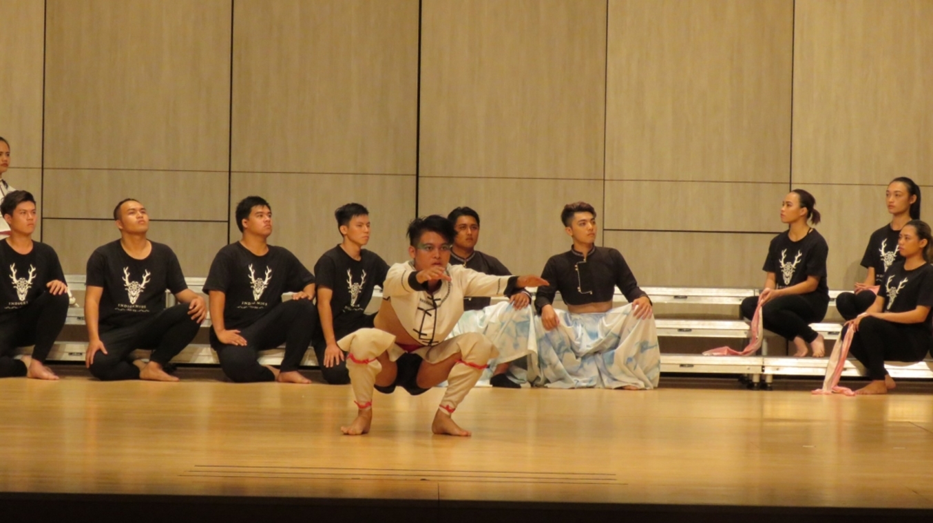 圖八、原專班qemalac藝術團山、海演出劇照