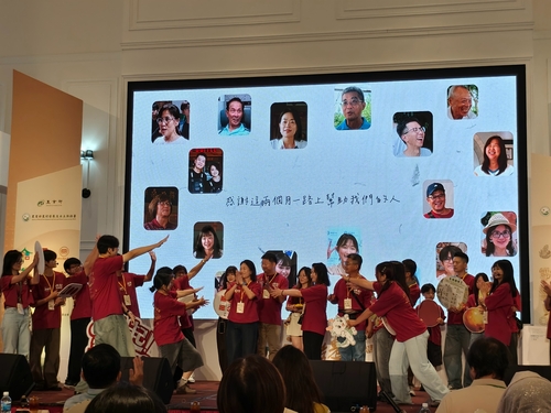 Photo 6. At the end of the presentation, the team expresses its gratitude to the mentoring team, the Gongguan Township Farmers’ Association, and local partners for their support throughout the project.Image