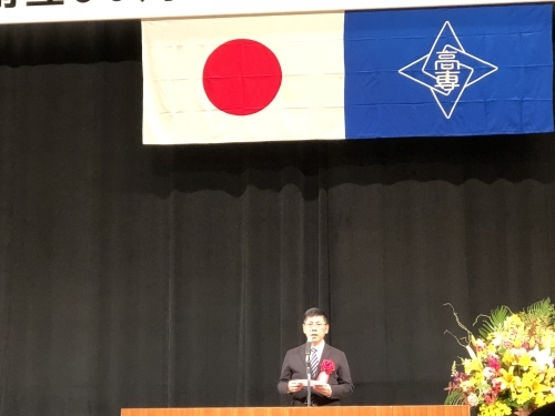圖二、蔡東湖校長以英文致詞祝賀木更津高專校慶圖片