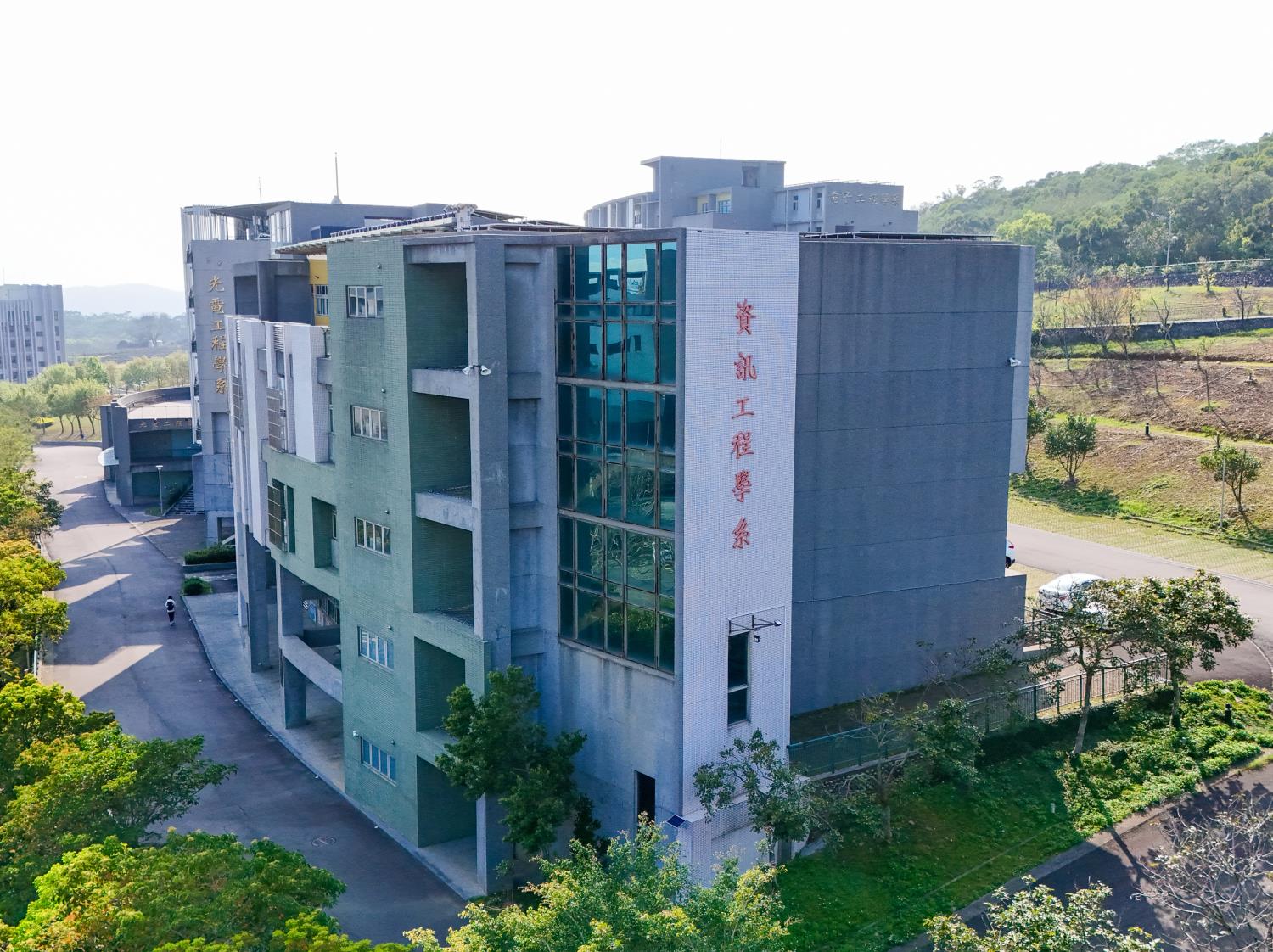 Link to 資訊工程學系(另開新視窗)